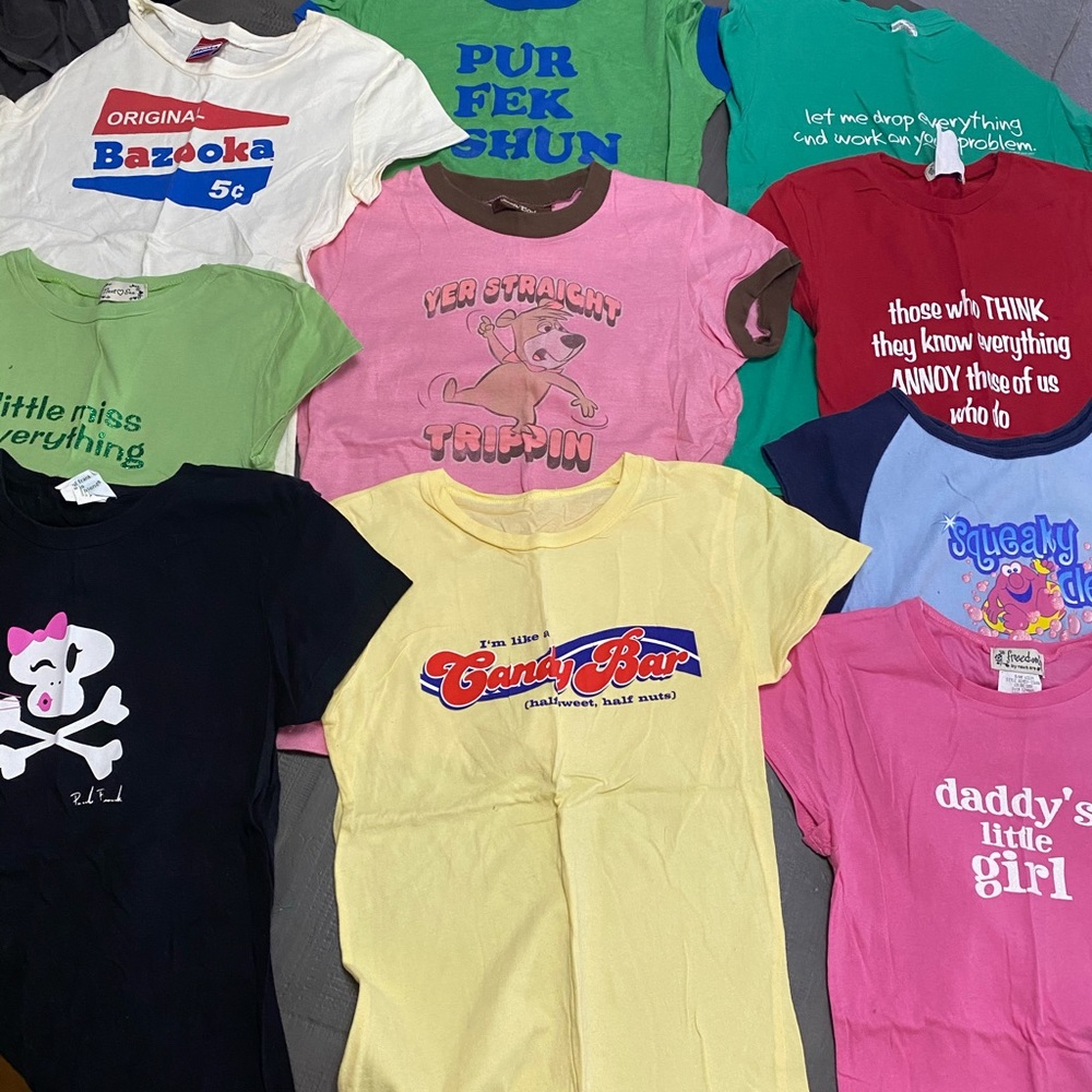 Women’s small / Xs graphic tees ten pairs